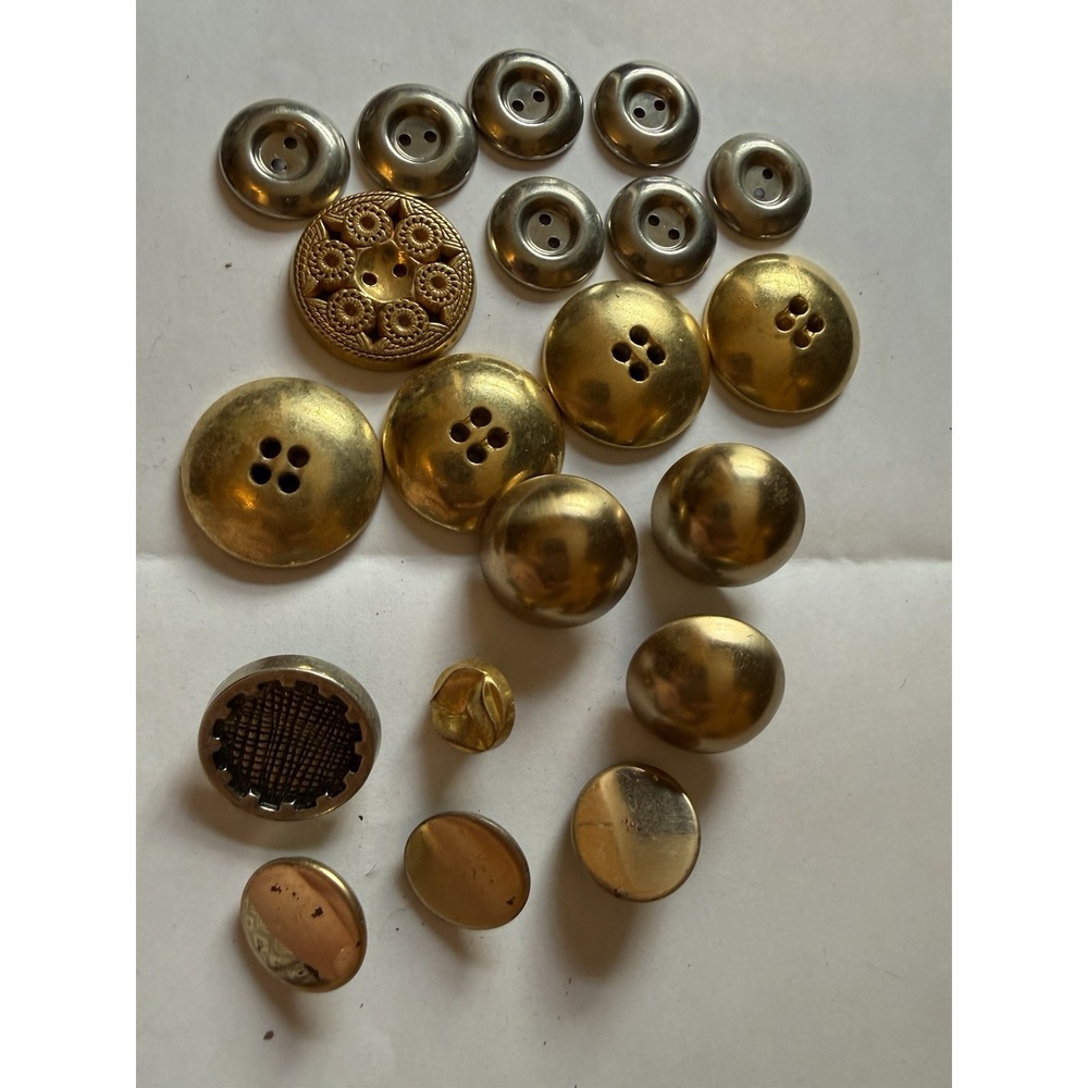 Assorted Lot Of 20 Vintage Gold & Silver Toned Buttons  Mixed Sizes